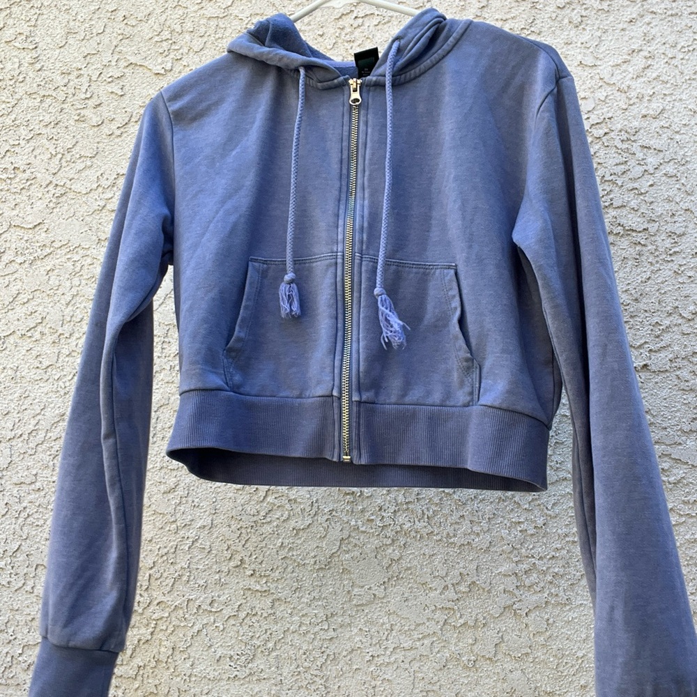 Sky blue, cropped long sleeve fitted jacket
